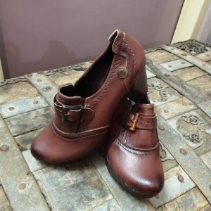 کفش پاشنه دار زنانه