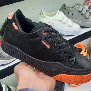 کتانی زنانه مدل اسپورت